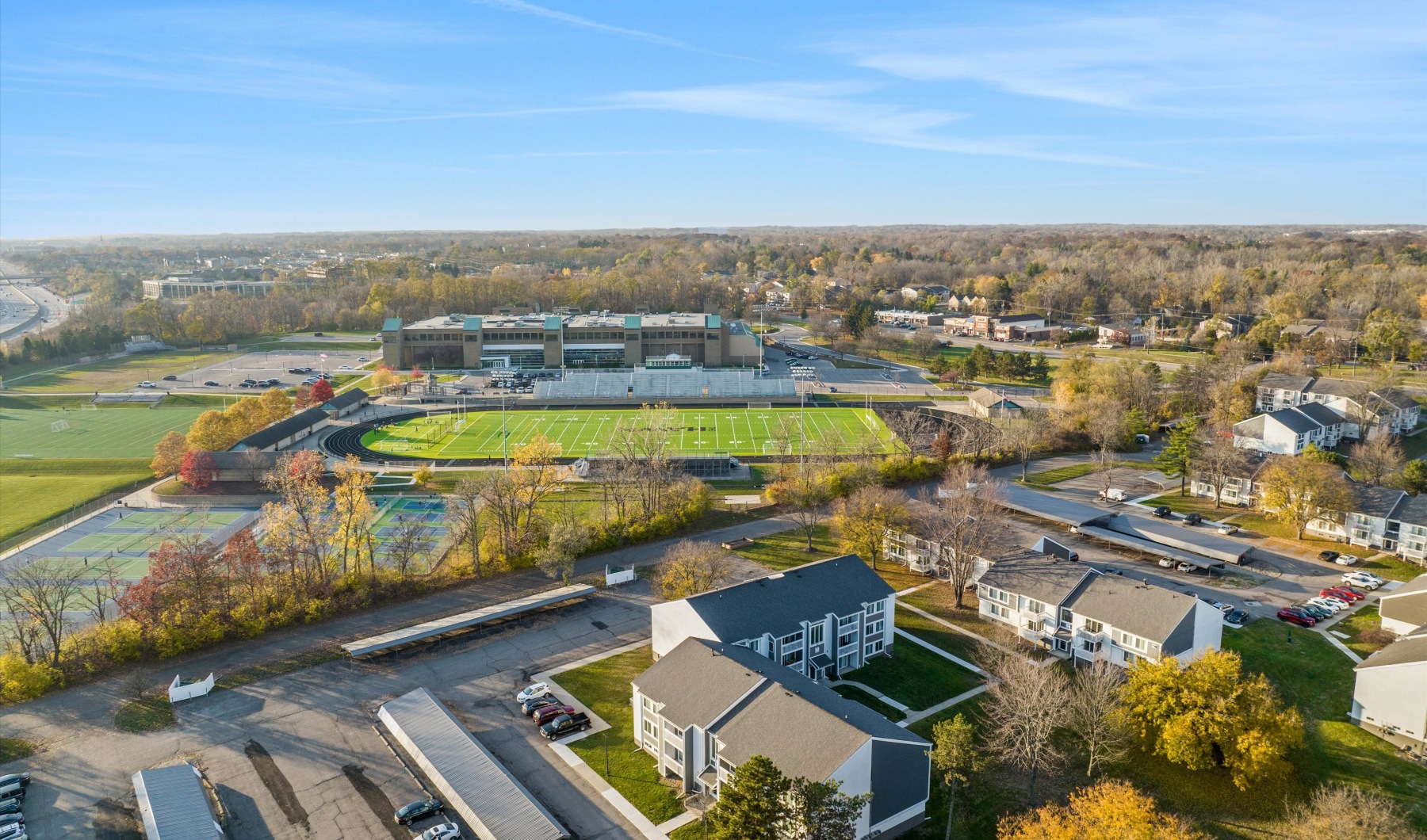 Farmington Hills Apartments | Retreat at Farmington Hills